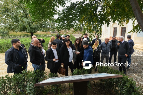 Gürcüstanlı səyyahların Ağdam Cümə məscidini ziyarəti