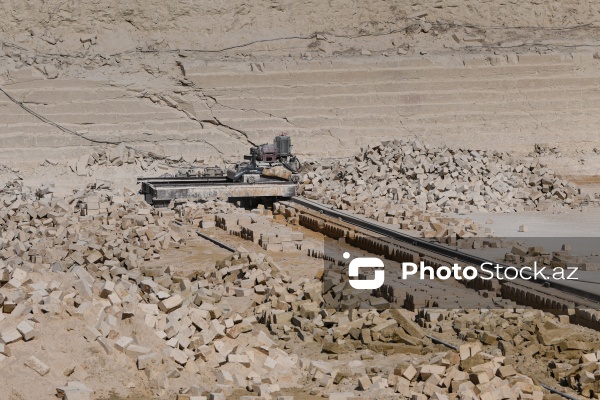 Güzdək ərazisində yerləşən daş karxanası