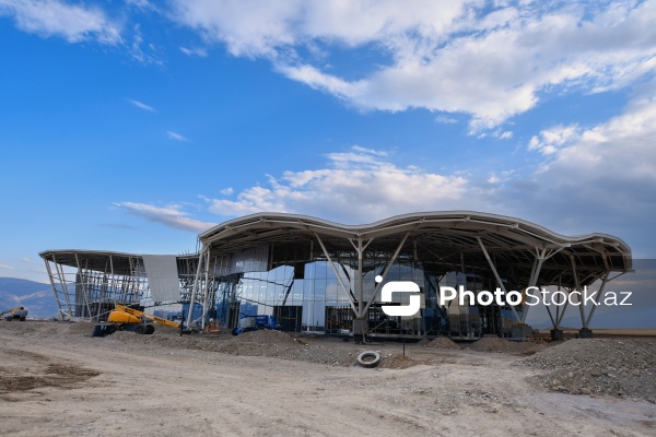 2021-ci ildə tikintisinə başlanılan Zəngilan Beynəlxalq Hava Limanında aparılan işlər