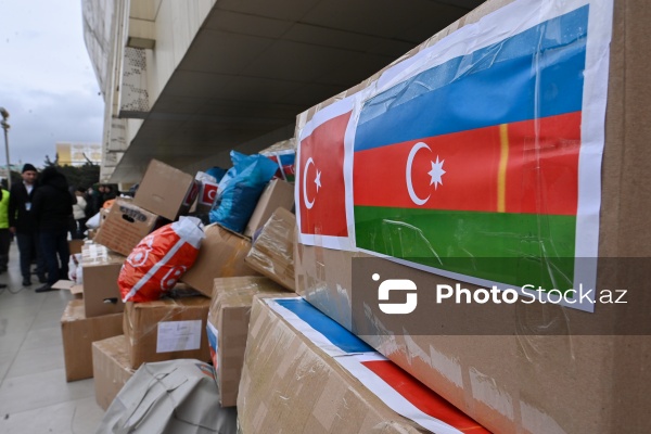 Bakı İdman Sarayında təşkil edilmiş Türkiyəyə yardım aksiyası