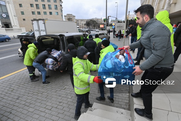 Bakı İdman Sarayında təşkil edilmiş Türkiyəyə yardım aksiyası
