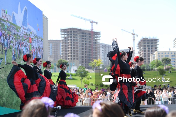 Heydər Əliyev Mərkəzinin parkında təşkil olunan Uşaq festivalı