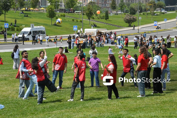 Heydər Əliyev Mərkəzinin parkında təşkil olunan Uşaq festivalı