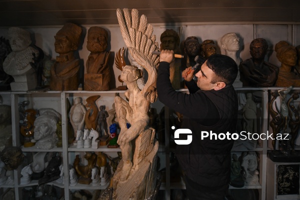 Gənc heykəltaraş Tamerlan Mirzəliyev