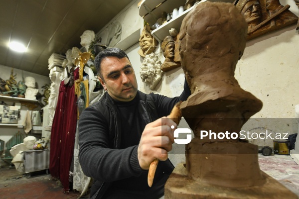 Gənc heykəltaraş Tamerlan Mirzəliyev