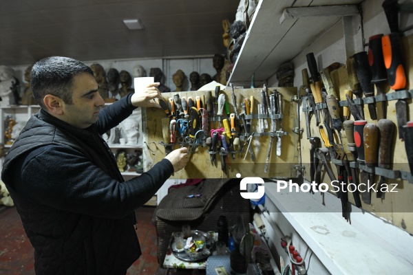 Gənc heykəltaraş Tamerlan Mirzəliyev