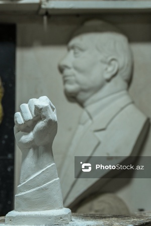 Gənc heykəltaraş Tamerlan Mirzəliyev