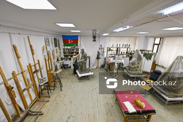 “Zəfər yolu” əsərinin müəllifi, heykəltaraş Cavidan Rəhmətov