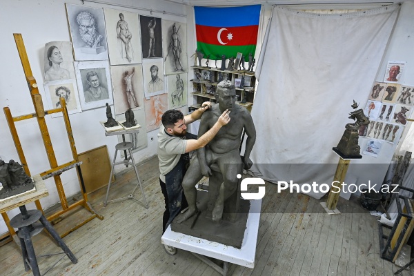 “Zəfər yolu” əsərinin müəllifi, heykəltaraş Cavidan Rəhmətov