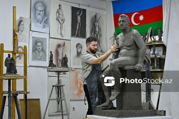 “Zəfər yolu” əsərinin müəllifi, heykəltaraş Cavidan Rəhmətov