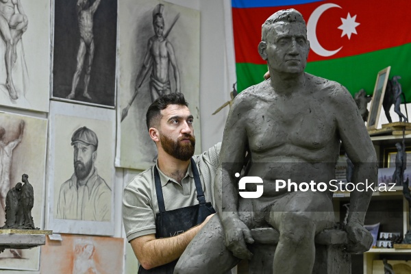 “Zəfər yolu” əsərinin müəllifi, heykəltaraş Cavidan Rəhmətov
