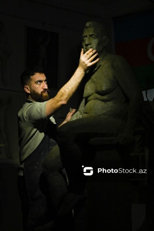 “Zəfər yolu” əsərinin müəllifi, heykəltaraş Cavidan Rəhmətov