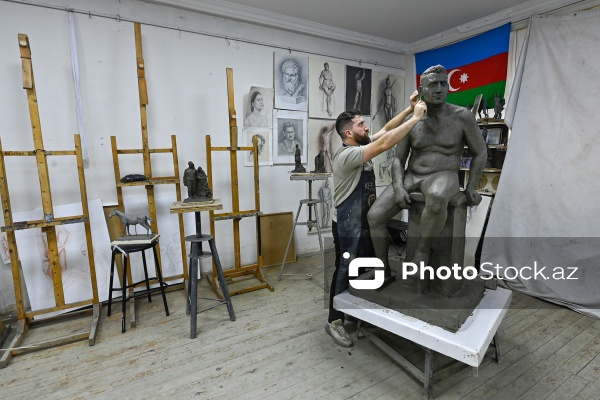 “Zəfər yolu” əsərinin müəllifi, heykəltaraş Cavidan Rəhmətov