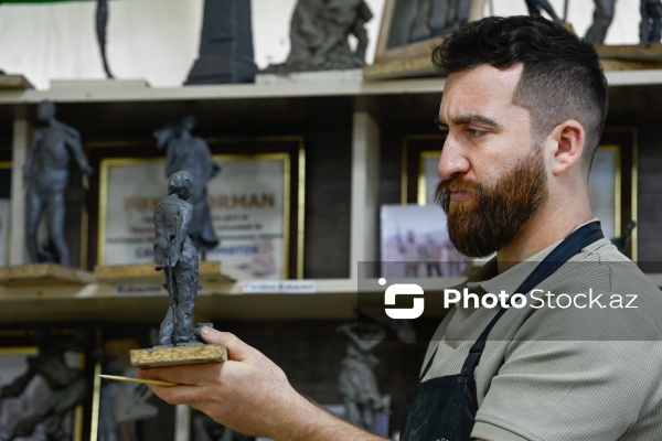 “Zəfər yolu” əsərinin müəllifi, heykəltaraş Cavidan Rəhmətov