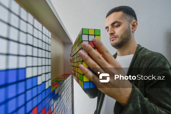 Rubik kubları ilə portretlər hazırlayan Həzrət Məmmədrzayev