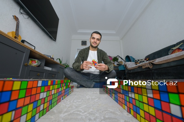 Rubik kubları ilə portretlər hazırlayan Həzrət Məmmədrzayev