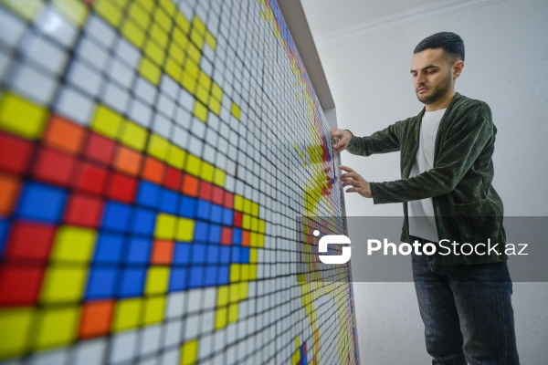 Rubik kubları ilə portretlər hazırlayan Həzrət Məmmədrzayev