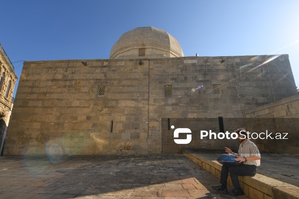 Handpan ifaçısı Elrein Aman