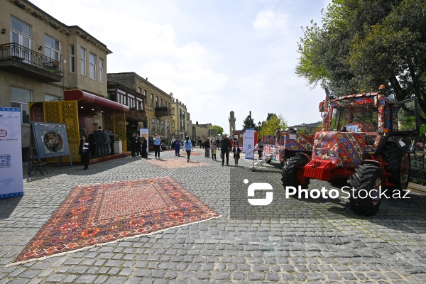 İçərişəhərdə keçirilən Beynəlxalq Xalça Festivalı