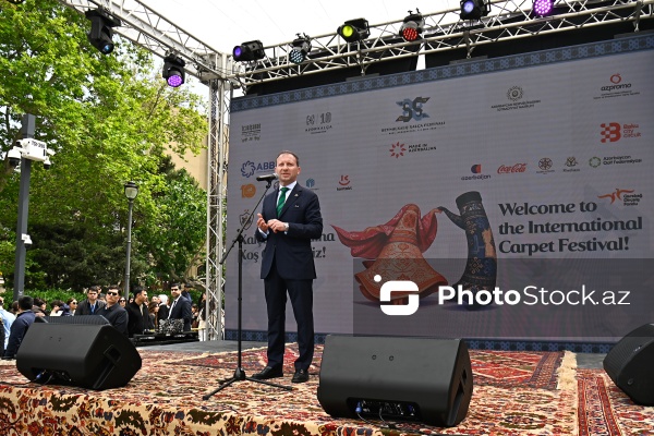 Emin Məmmədov - İçərişəhərdə keçirilən Beynəlxalq Xalça Festivalında