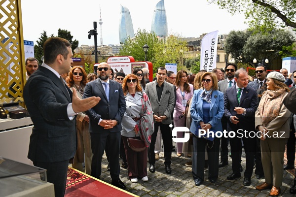 İçərişəhərdə keçirilən Beynəlxalq Xalça Festivalı