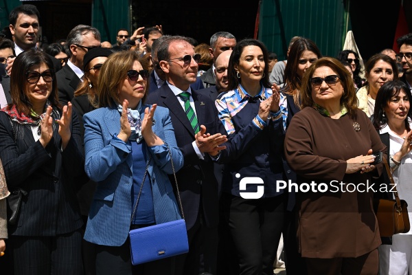 İçərişəhərdə keçirilən Beynəlxalq Xalça Festivalı