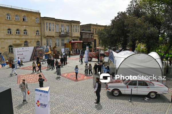 İçərişəhərdə keçirilən Beynəlxalq Xalça Festivalı
