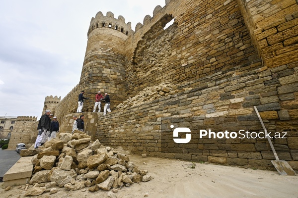 İçərişəhərin Kiçik Qala küçəsində, 13-14 saylı bürclərin kəsişdiyi qala divarlarının kiçik bir hissəsində baş verən uçqun