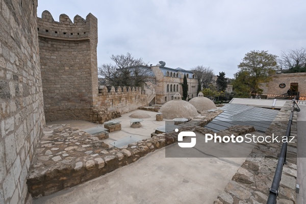 İçərişəhərdə yerləşən XVII əsrin əvvəllərinə aid yeraltı hamam