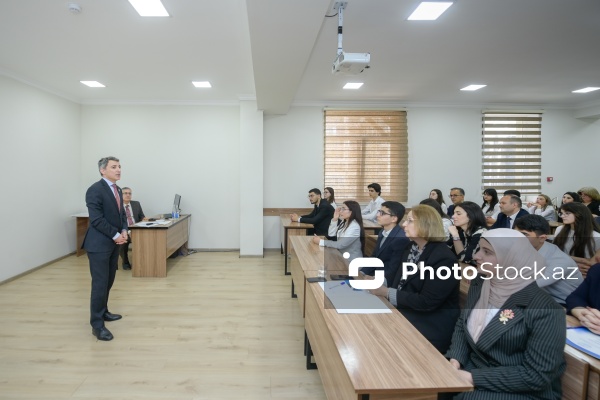İlahiyyat İnstitutunda “Ailə dəyərləri” mövzusunda keçirilən açıq dərs
