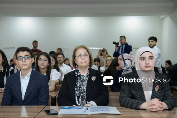 İlahiyyat İnstitutunda “Ailə dəyərləri” mövzusunda keçirilən açıq dərs