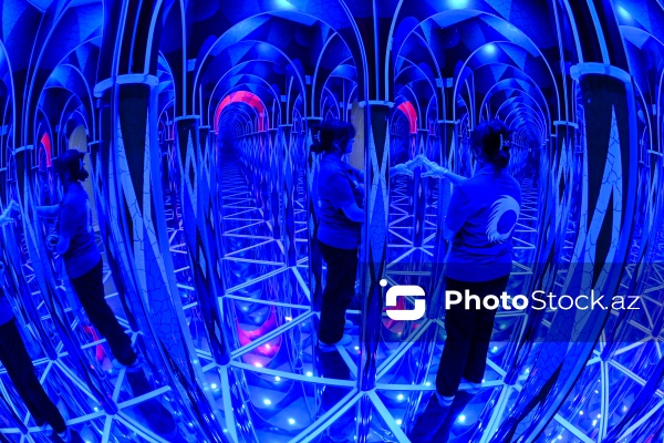 Paytaxtda yeni açılan Bakı İllüziya Muzeyi