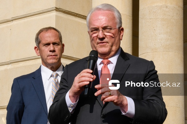 Cek Gerard - Yetmişlər Komitəsinin üzvü