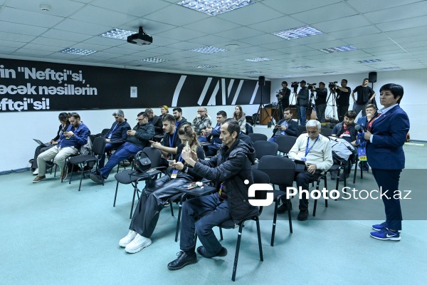 İslandiya millisinin Azərbaycan millisinə qarşı oyunundan öncəki mətbuat konfransı