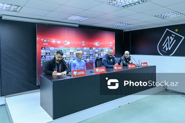 İslandiya millisinin Azərbaycan millisinə qarşı oyunundan öncəki mətbuat konfransı