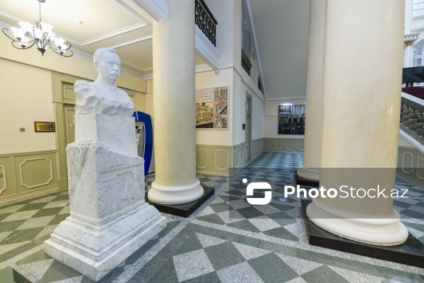 Neft milyonçusu Ağa Musa Nağıyevin tikdirdiyi dəbdəbəli “İsmailiyyə” binası