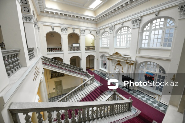 Neft milyonçusu Ağa Musa Nağıyevin tikdirdiyi dəbdəbəli “İsmailiyyə” binası