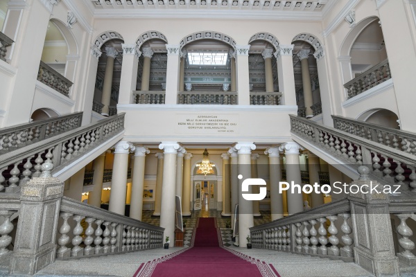 Neft milyonçusu Ağa Musa Nağıyevin tikdirdiyi dəbdəbəli “İsmailiyyə” binası