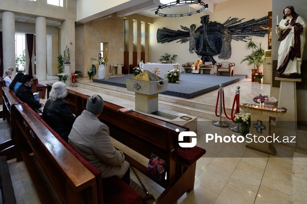 Azərbaycanda yaşayan katoliklər Pasxa bayramını qeyd edir