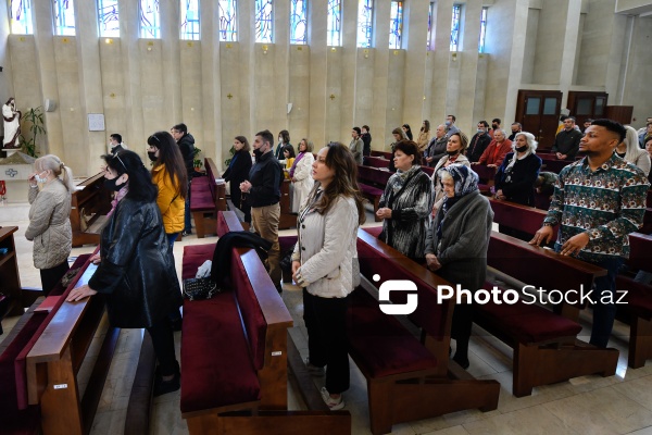 Azərbaycanda yaşayan katoliklər Pasxa bayramını qeyd edir