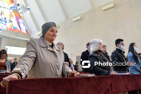 Azərbaycanda yaşayan katoliklər Pasxa bayramını qeyd edir