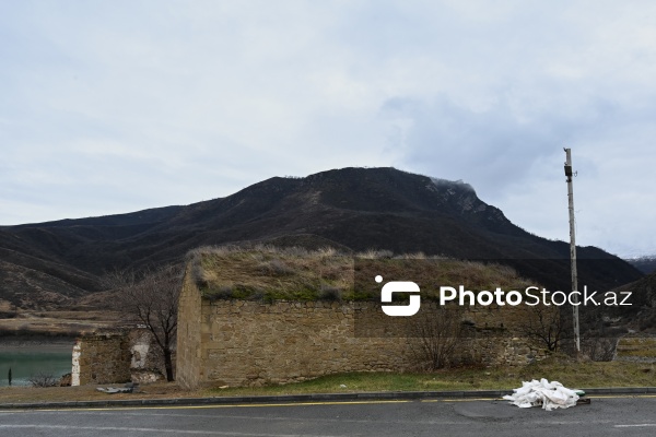 Suqovuşan qəsəbəsində yerləşən məbəd