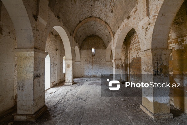 Suqovuşan qəsəbəsində yerləşən məbəd