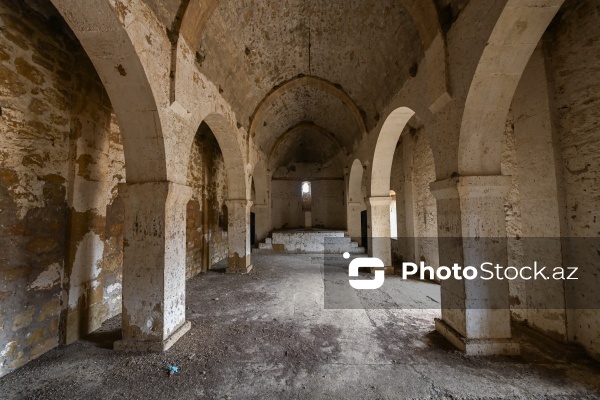 Suqovuşan qəsəbəsində yerləşən məbəd