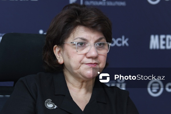 Kolposkopist, mama-ginekoloq Kəmalə Qasımzadə