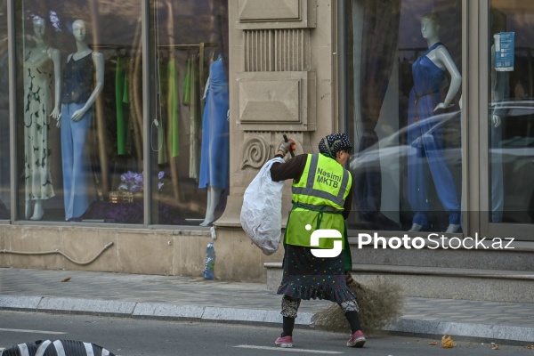 Günün erkən saatlarında işə başlayan kommunal xidmət işçiləri