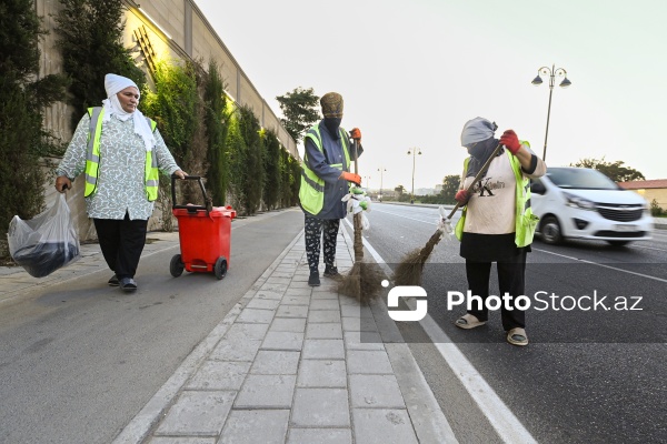 Günün erkən saatlarında işə başlayan kommunal xidmət işçiləri
