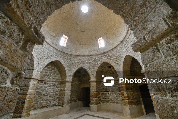 Kürdəxanıda yerləşən XVII əsrə aid Hacı Zeynal hamamı