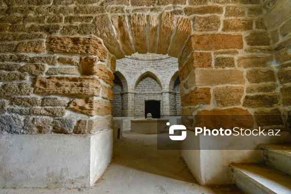 Kürdəxanıda yerləşən XVII əsrə aid Hacı Zeynal hamamı