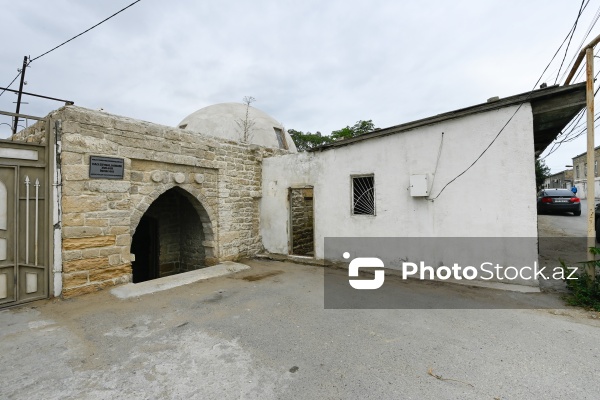 Kürdəxanıda yerləşən XVII əsrə aid Hacı Zeynal hamamı